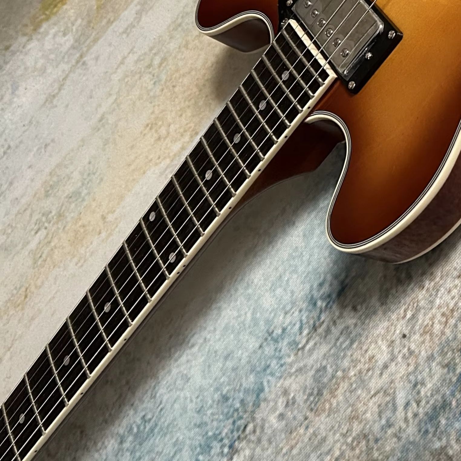 일렉트릭 기타 레몬 선버스트 컬러 로즈우드 지판 세미  - Dobro Resonator Guitar 리뷰 및 가격